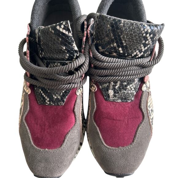 Steve Madden Burgundy and Black Snake Print Sneakers - Picture 1 of 4